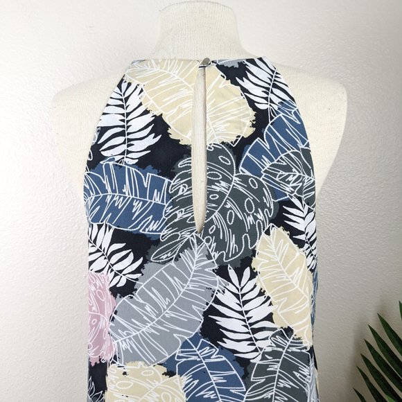 Get 2 dresses for the price of 1! Fab'rik Printed Halter Keyhole Dresses L. - Picture 11 of 15